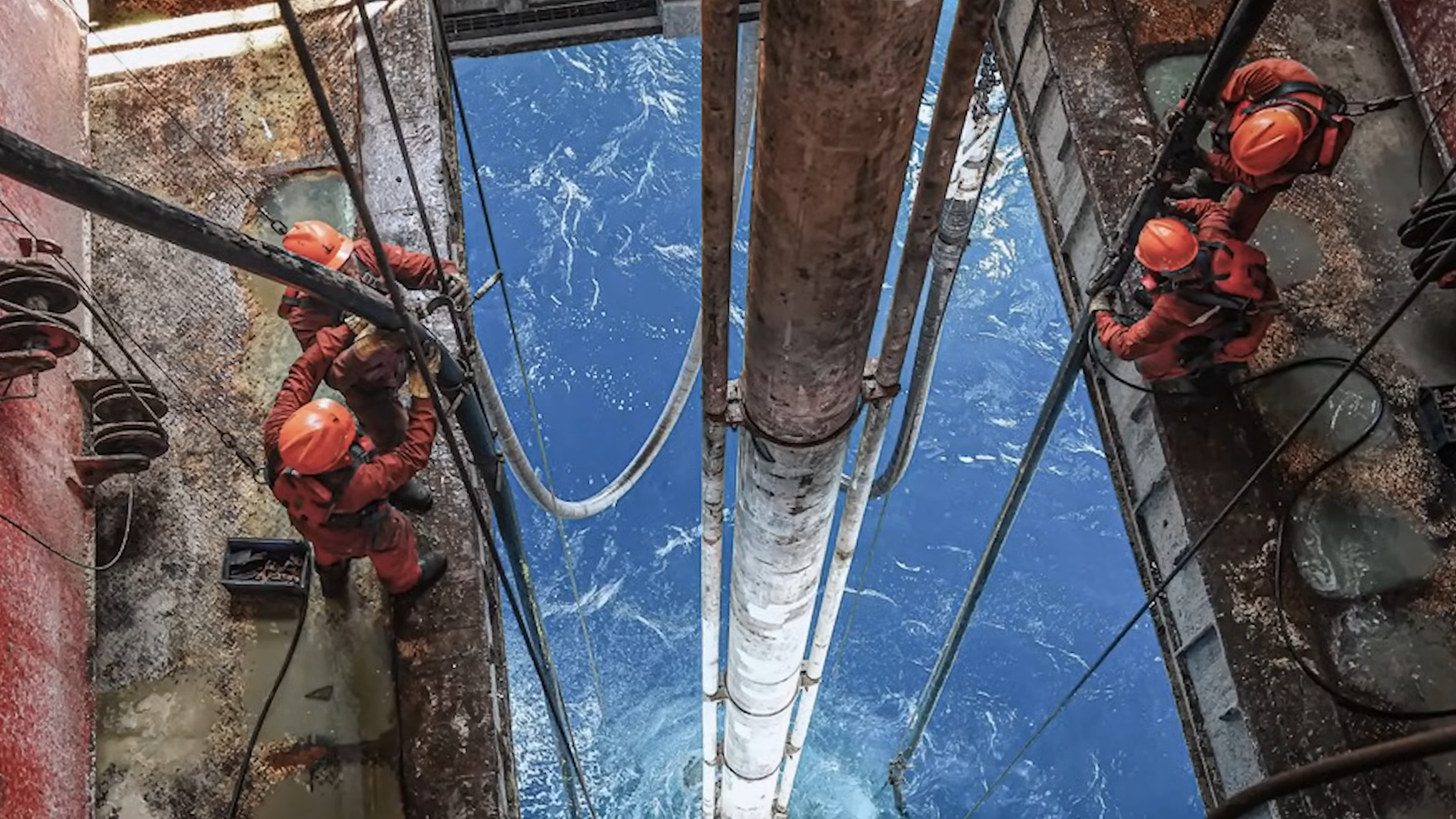 How Workers Accidentally Destroyed a $350,000,000 Oil Rig
