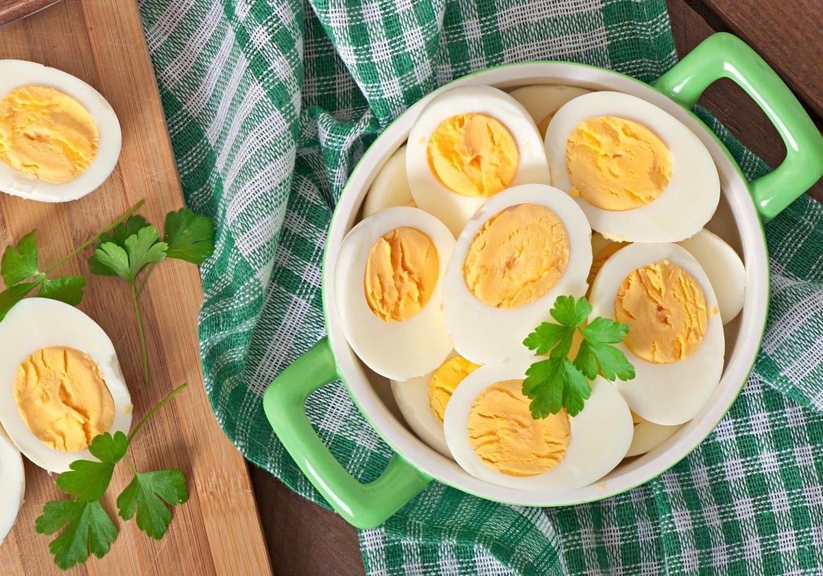 Telur Rebus atau Omelet: Mana yang Lebih Sehat untuk Sarapan Sehat?
