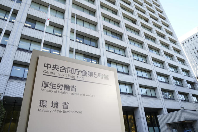 Japan's minimum hourly wage hits record 1,121 yen amid rising prices
