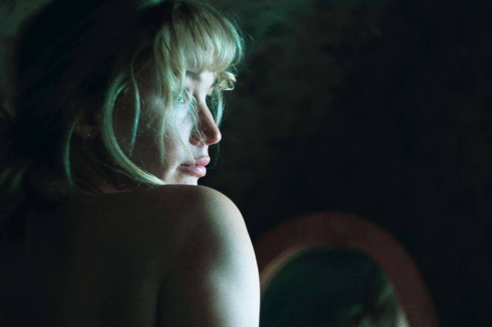 Jennifer Lawrence Unravels with Robert Pattinson in Wild First Trailer(00)