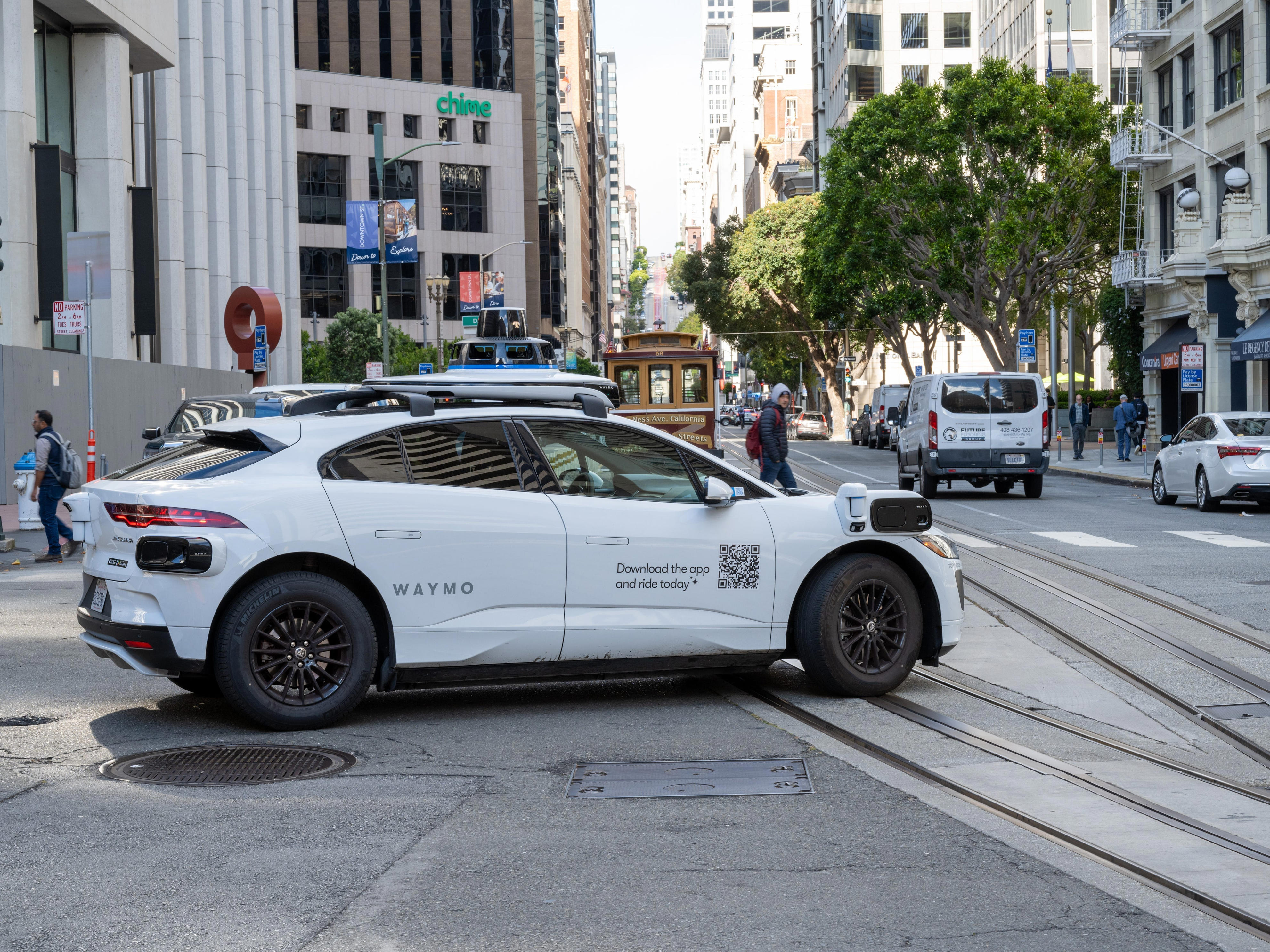 Wages for ride-hailing drivers in robotaxi cities are changing, data shows