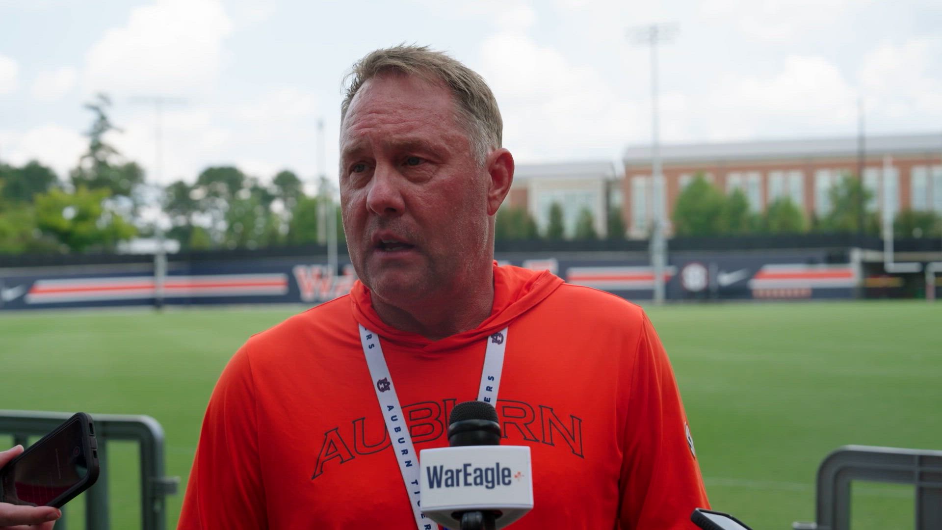 auburn-dbs-practicing-with-mitts-on-their-hands-after-critical-holding