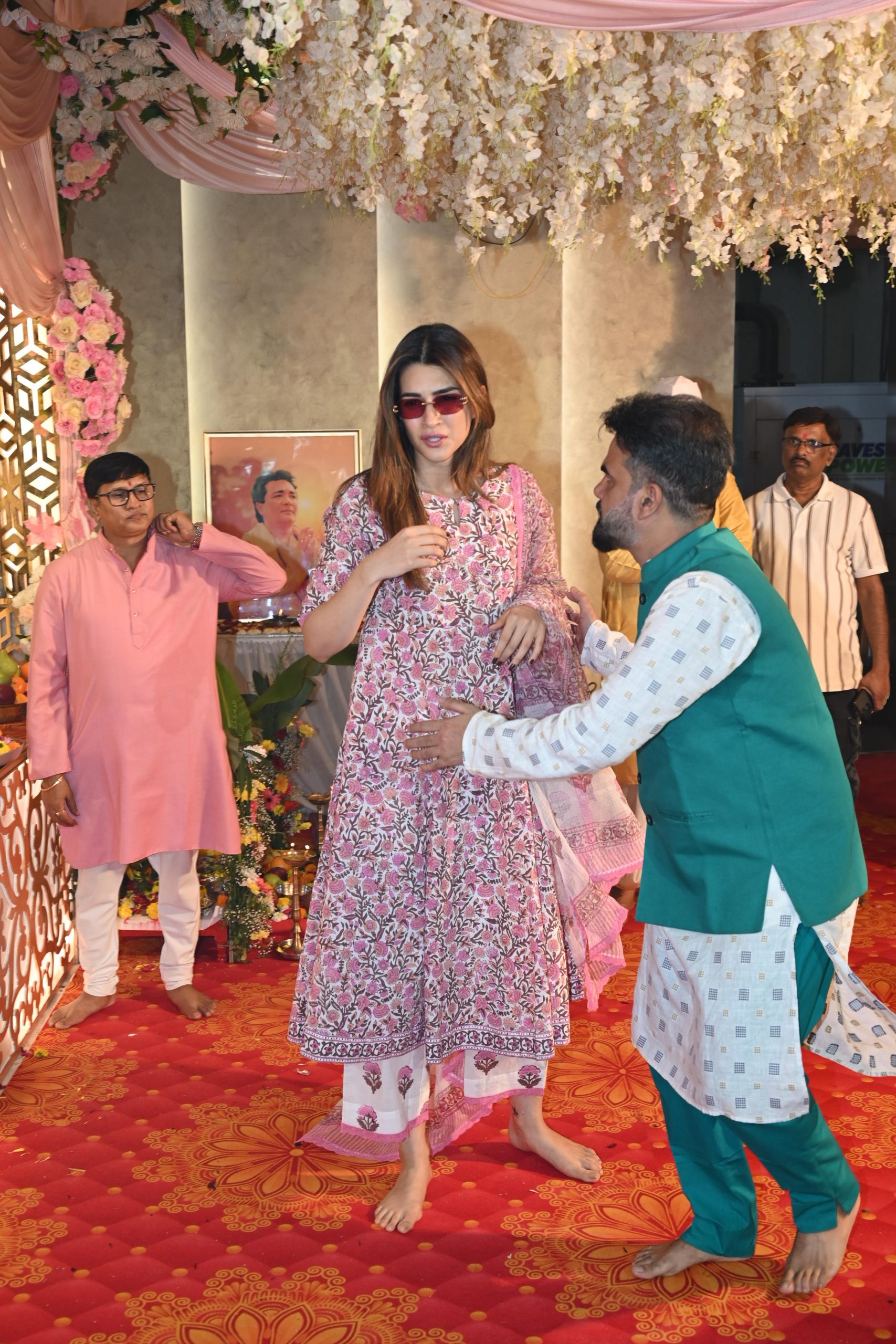 Kriti Sanon Embraces Festive Elegance In Floral Ethnic Wear At Ganpati Celebrations