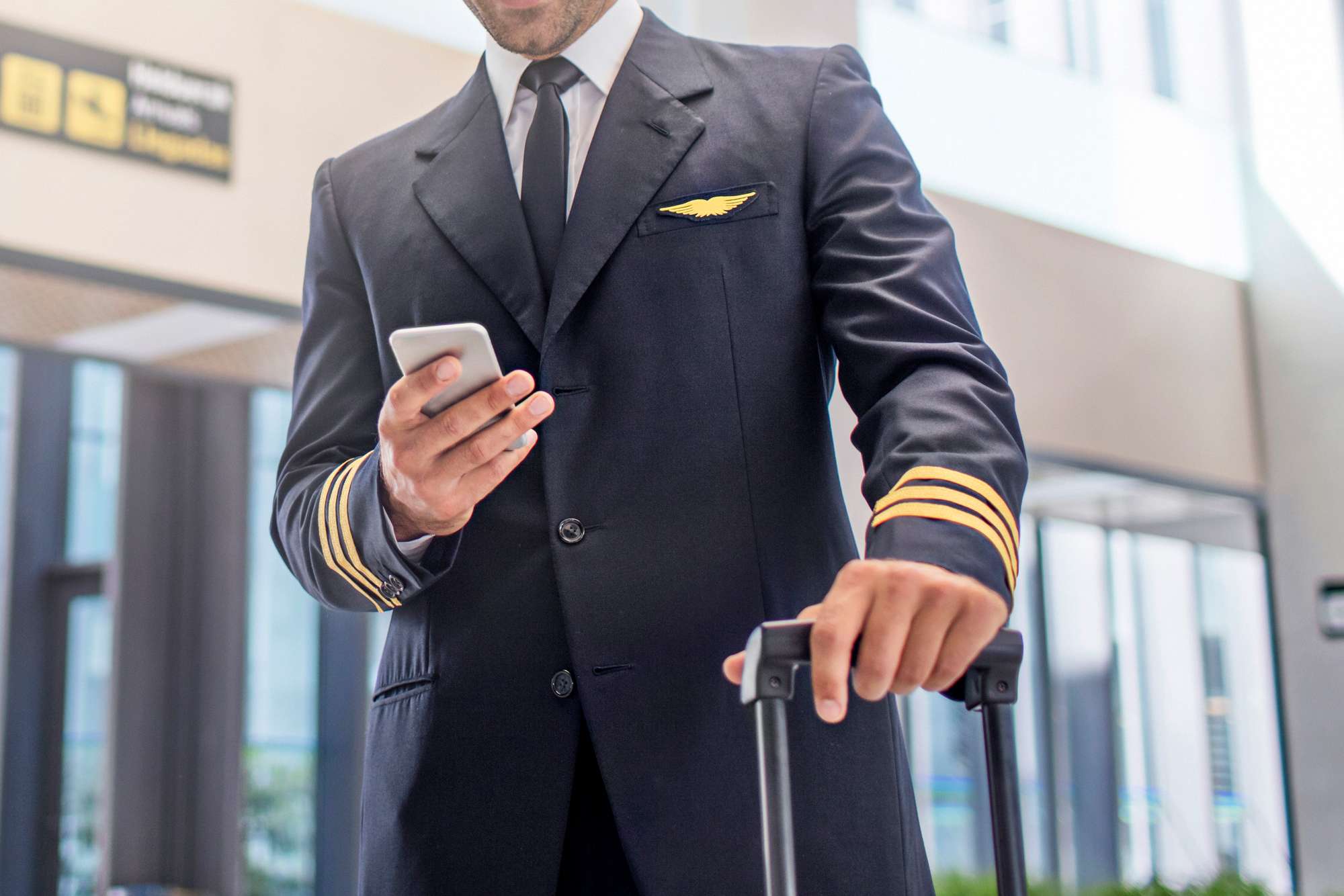 Pilot's Wife Reveals the '1 Rule' She Asks Her Husband to Follow While