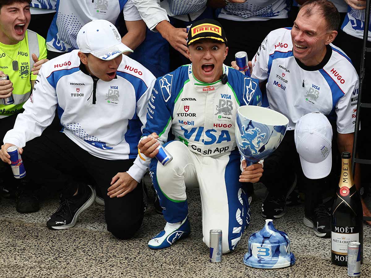 Hadjar quiere el trofeo roto; le regalan pegamento