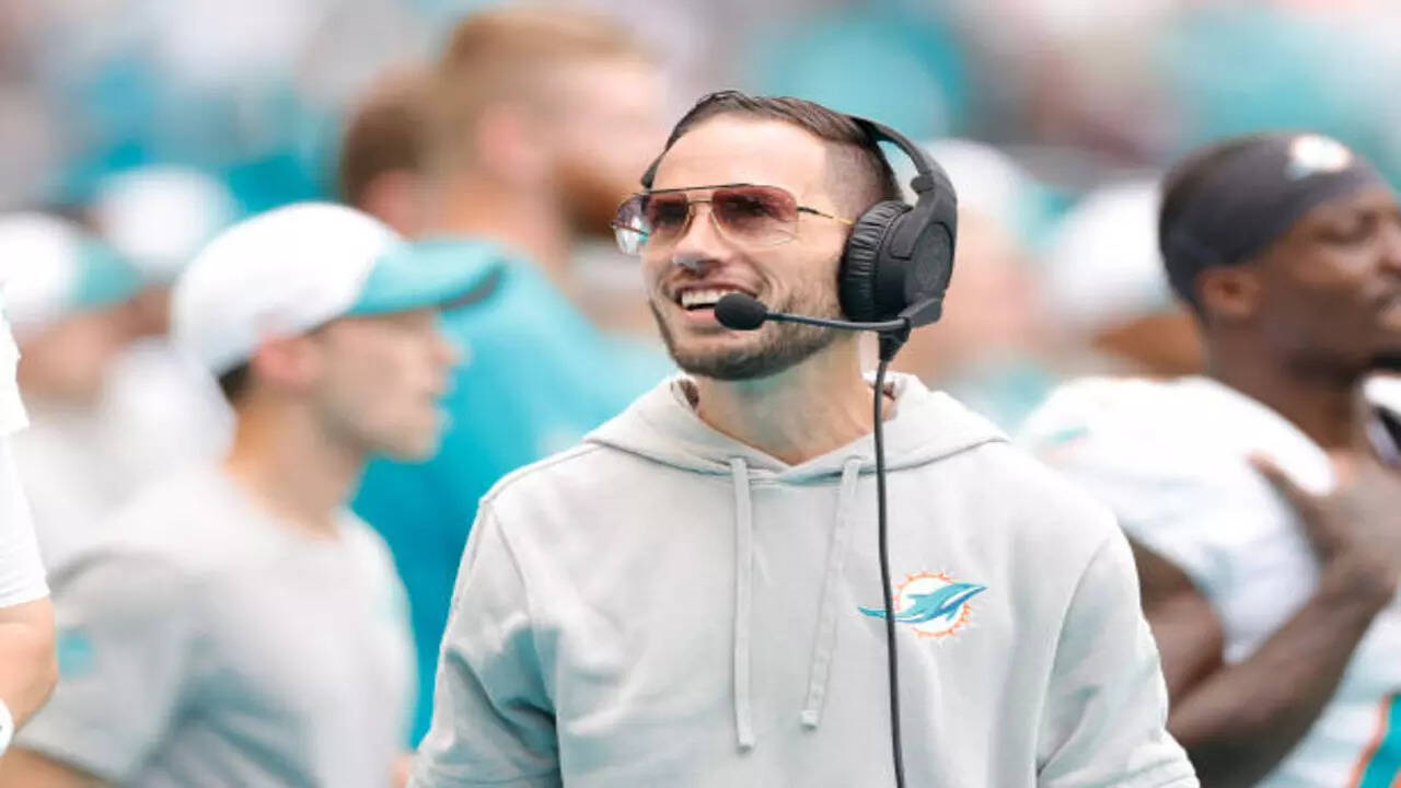 Image for Miami Dolphins hit hard as James Daniels ankle injury adds pressure on Mike McDaniel in 2025 Season
