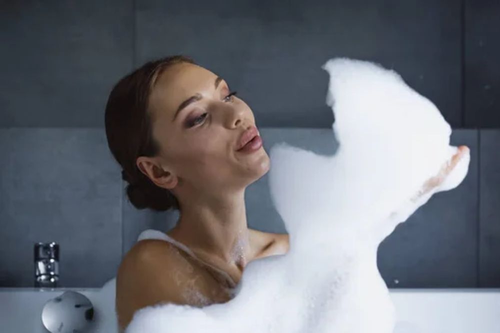 16 Tips for a Relaxing Bath Routine
