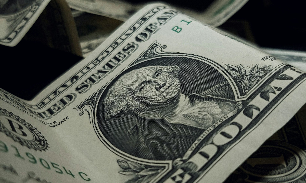Dolar naik sedikit di pasar gelap