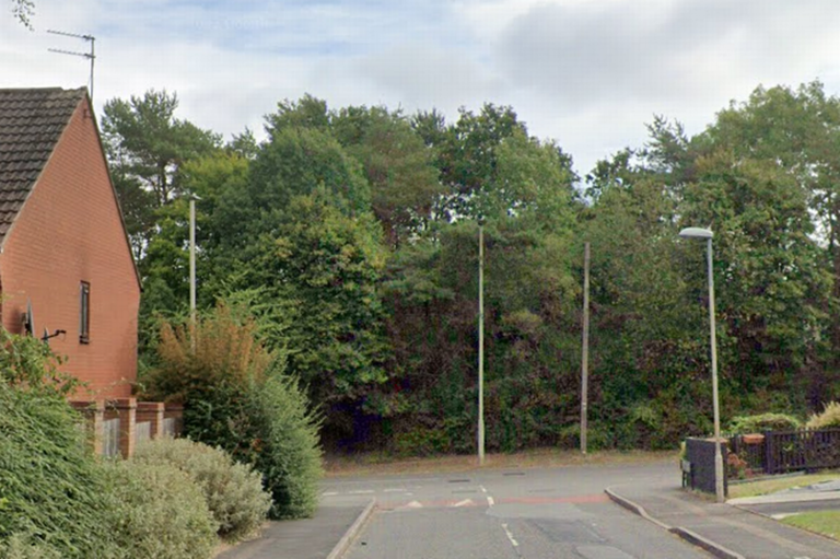 Grass fire breaks out in Midland town sparking 'close windows' warning