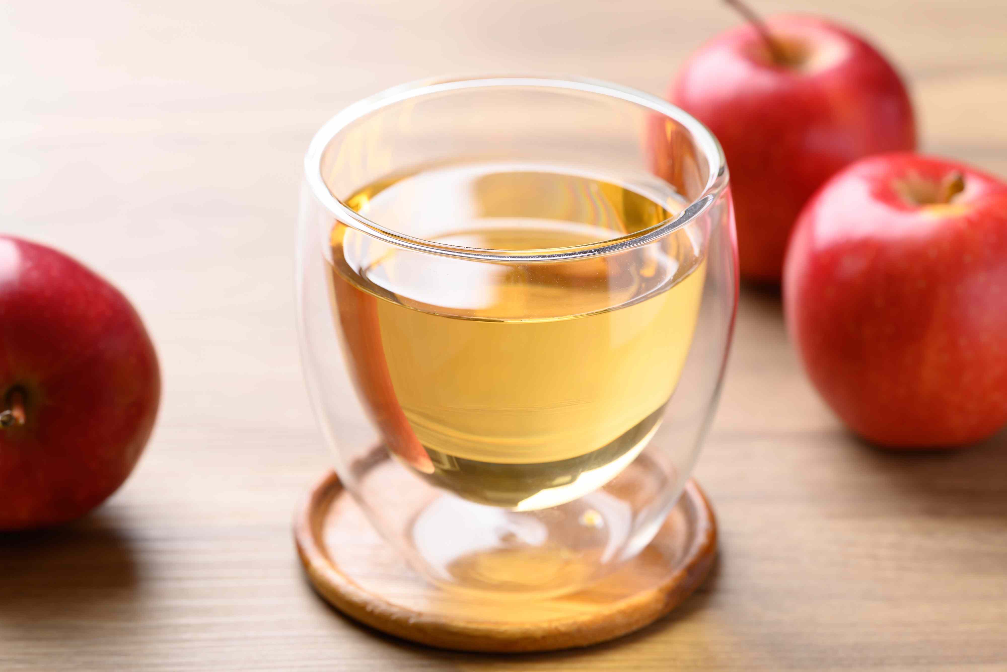 7 surprising benefits of drinking apple cider vinegar before bed