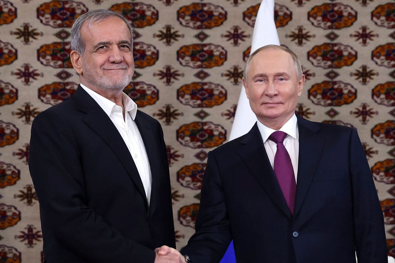 Rusia dan Iran membahas program nuklir mereka menjelang pembicaraan di Eropa