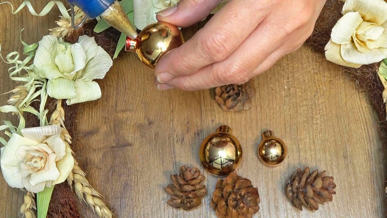 Create 6 beautiful DIY Christmas wreaths for your home