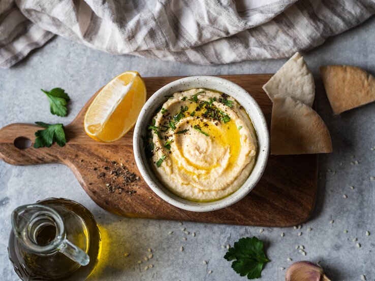Mangold-Hummus: Cremiger Dip zum Dahinschmelzen