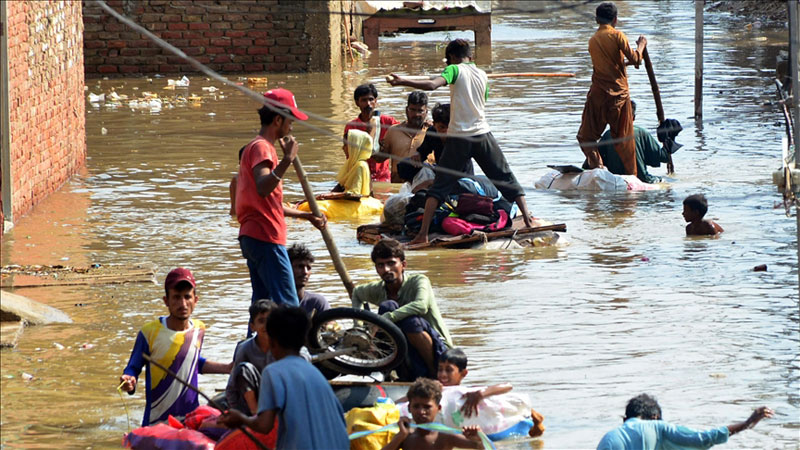 Penyakit dan cedera dapat membunuh lebih banyak orang daripada banjir, kata dokter