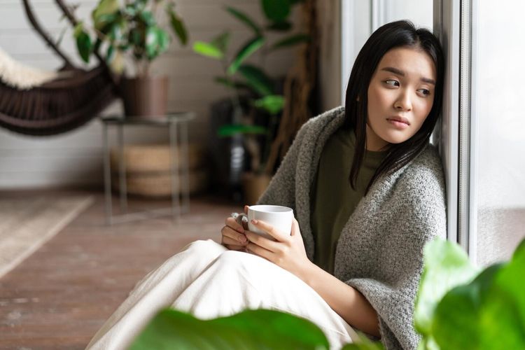 5 Zodiak yang Semakin Tertutup saat Beranjak Dewasa