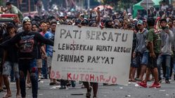 Kekacauan di Pati dan Upaya Menggulingkan Pemerintahan Prabowo Diungkap Jurnalis Hersubeno Arief