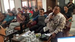 Ratusan Warga Desa Tenajar Demo Tuntut Perbaikan Jalan Rusak oleh Pertamina EP