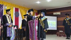 112 Mahasiswa UNIMOF Wisuda, Rektor Ajak Lulusan Bangun Nusa Tanah Sikka dari Desa