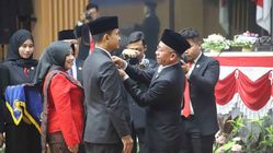 Nina Fitriana dan Sendi Lukmanulhakim Dilantik Jadi Anggota DPRD Bandung
