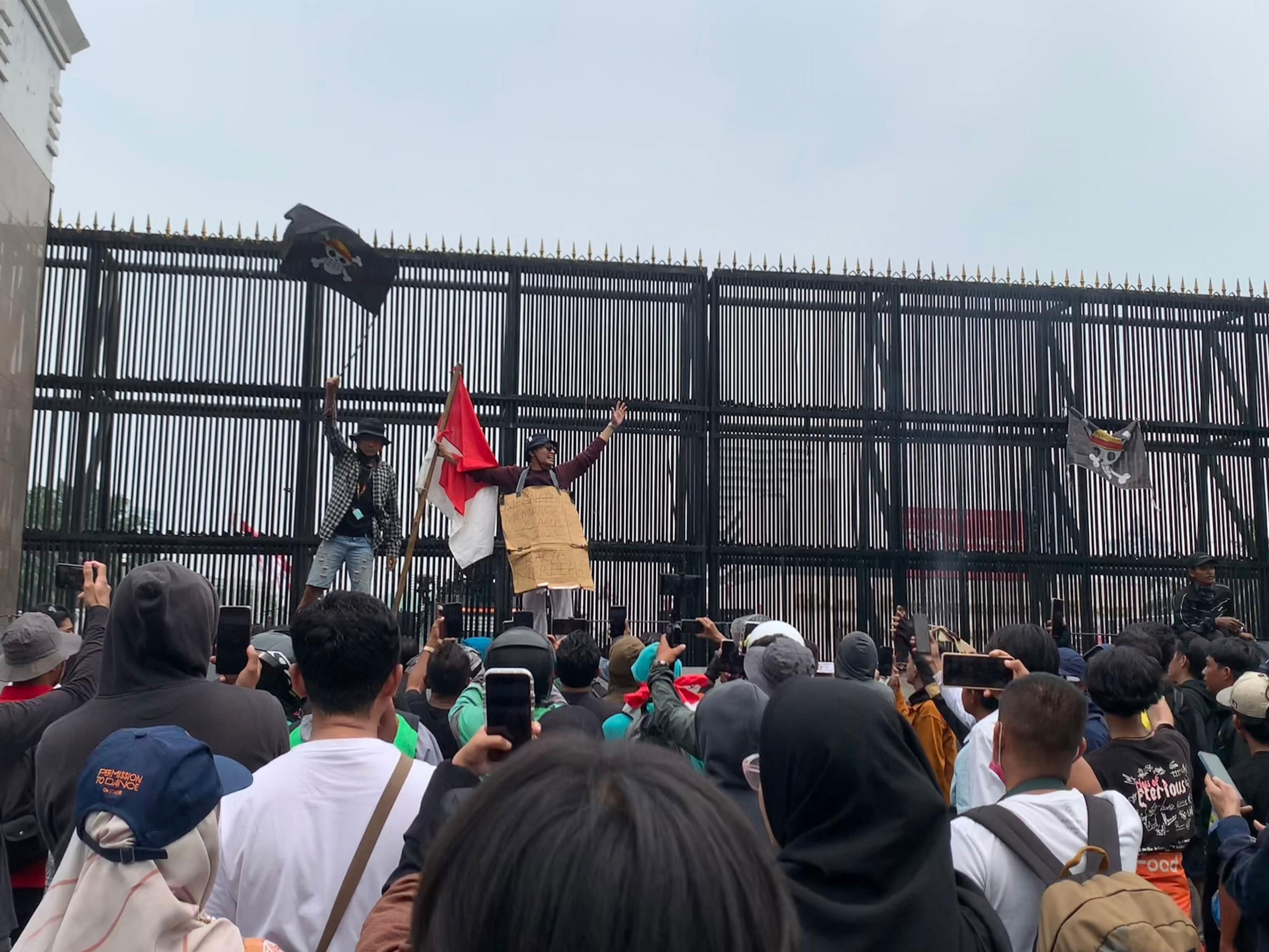 5 Arti Mimpi Demo di Depan Gedung DPR, Simbol Perlawanan atau Keresahan ...