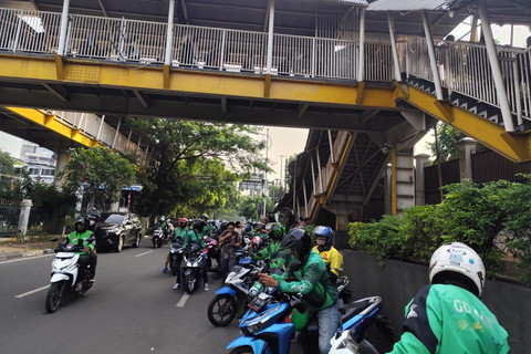 Aktivitas Warga di Stasiun Palmerah Kembali Normal Setelah Demo Ricuh