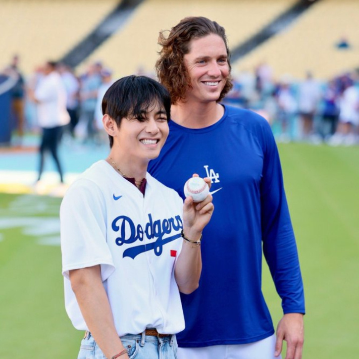 LA Dodgers welcome BTS' V: Kim Taehyung meets Shohei Ohtani, receives ...