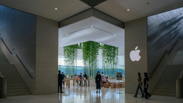 Apple may split iphone launches into premium and budget events