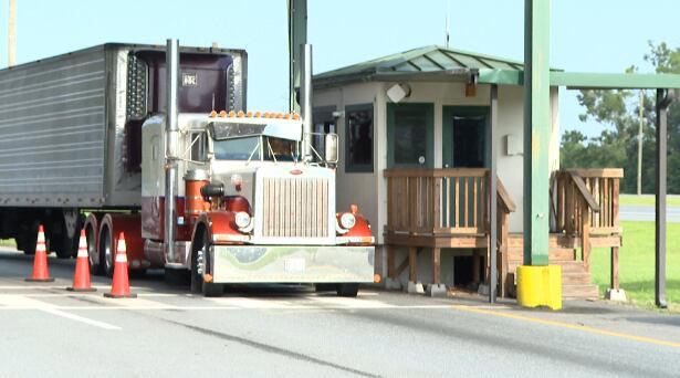 Florida bill would allow immediate impoundment of semi-trucks driven by ...