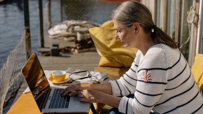 How To Transform Your Outdoor Patio To The Perfect Workspace