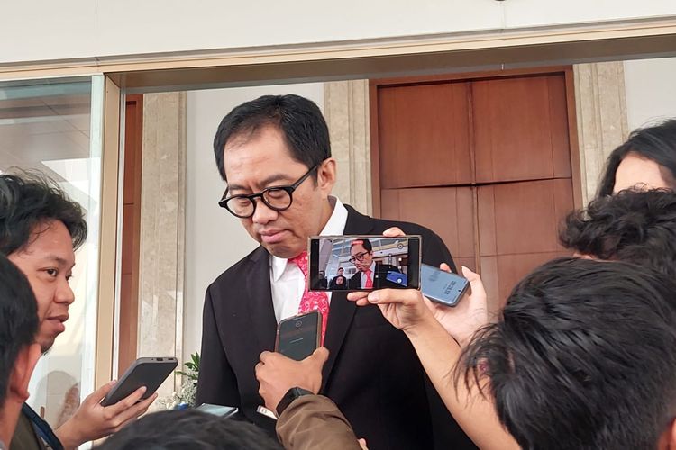Wamenperin Faisol Riza: Sektor Industri Nonmigas Serap 19,6 Juta Tenaga Kerja pada Februari 2025