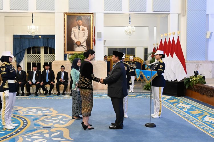 Kisah Penerima Tanda Kehormatan Prabowo: Pemegang Paten Vaksin hingga "Perawat" Lansia