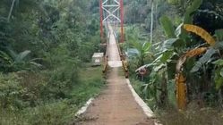 Jembatan Rp 5 Miliar Terbengkalai, Akses Jalan Masih Sepedah