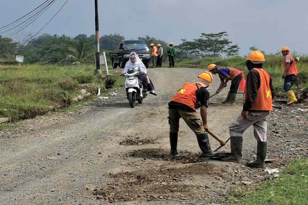 Pemkab Sumedang Janjikan Perbaikan 52 Ruas Jalan Tahun Ini
