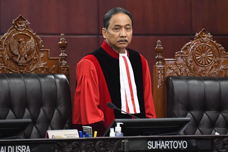 Ketua MK Dianugerahi Bintang Mahaputera oleh Prabowo, Berjasa Selesaikan Sengketa Pemilu