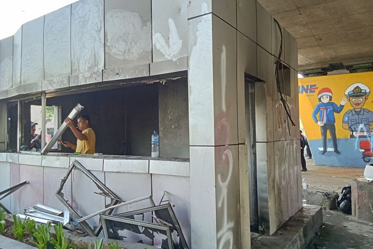 Kebusukan Pos Polisi Slipi Pasca Demo 25 Agustus