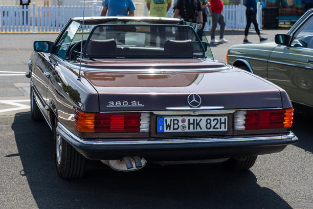 Hij rijdt 4,5 miljoen kilometer in zijn auto en Mercedes doet hem een ​​onverwacht aanbod