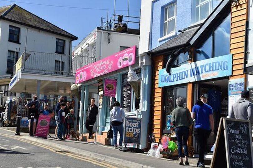 The 'beautiful' Welsh fishing village boasts 'picturesque' harbour and ...