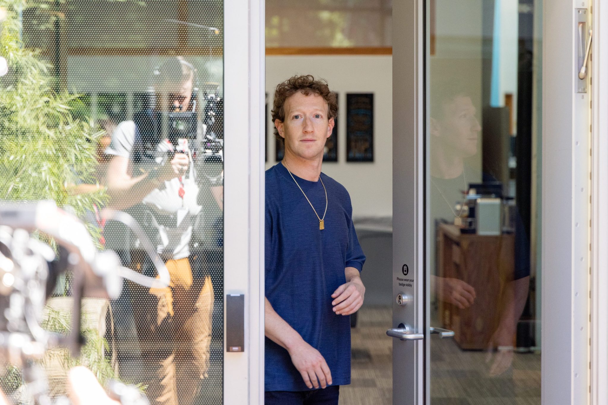 Mark Zuckerberg gifted noisecanceling headphones to his Palo Alto