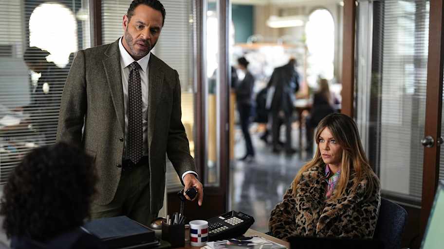 HIGH POTENTIAL - "Pilot" - A single mom with an exceptional mind is recruited to the LAPD Major Crimes unit, where her unconventional knack for solving crimes leads to an unusual and unstoppable partnership with a by-the-book seasoned detective. TUESDAY, SEPT. 17 (10:00-11:00 p.m. EDT) on ABC. (Disney/David Bukach) DANIEL SUNJATA, KAITLIN OLSON