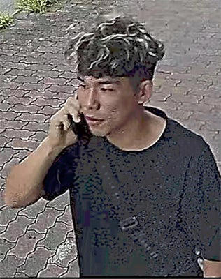 事件前日に片山さんの勤務先周辺をうろつく谷本容疑者（防犯カメラから）