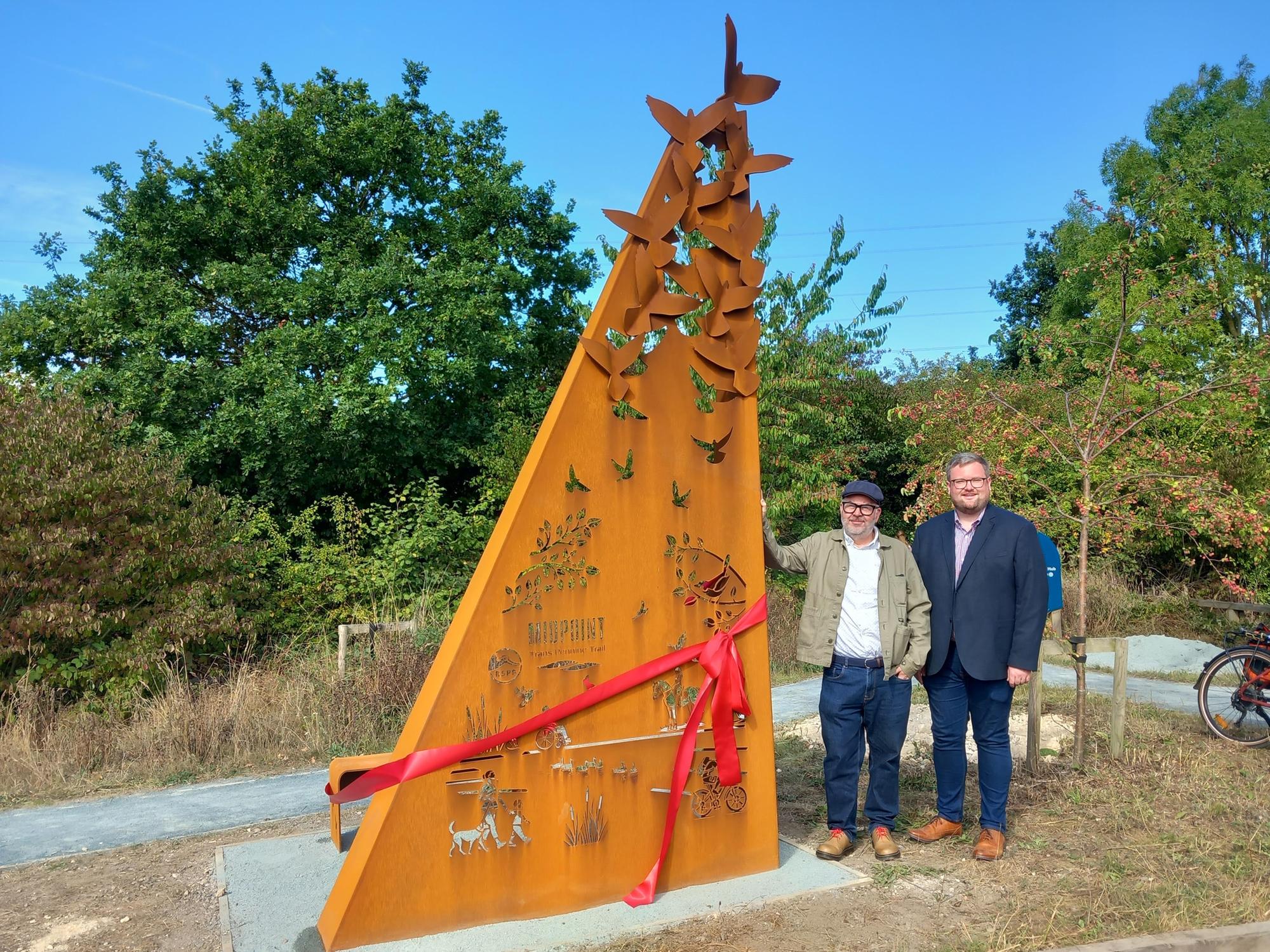 Imposing new sculpture marks mid-way point on Trans Pennine Trail