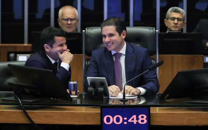 Motta pretende acelerar projeto que dificulta ações no STF e deve votar PEC da Blindagem na quarta