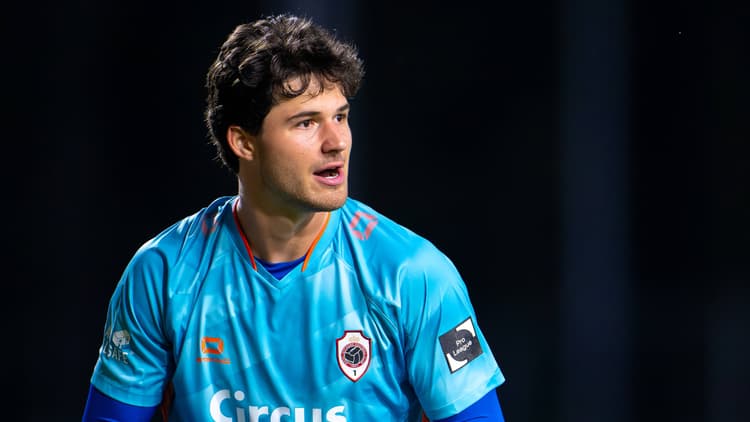 Man Utd Transfer News: Ruben Amorim's 'nonsense' Senne Lammens decision  blasted ahead of Man City derby