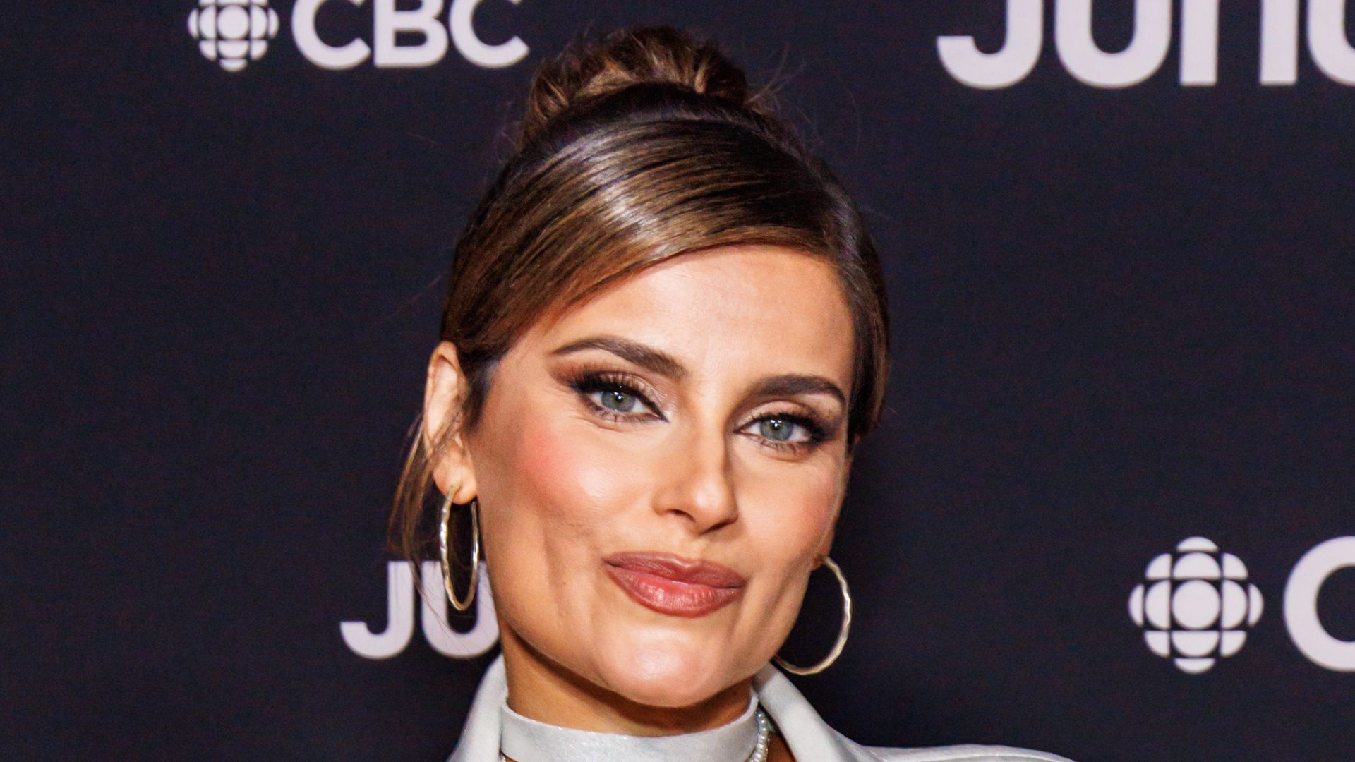 Nelly Furtado's Tshirt dress puts body shamers on blast — take a look