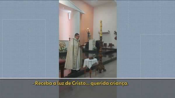 Família diz que padre se recusou a falar nome de criança durante batismo no Leblon: ‘Falou que estava ligado a um culto religioso’