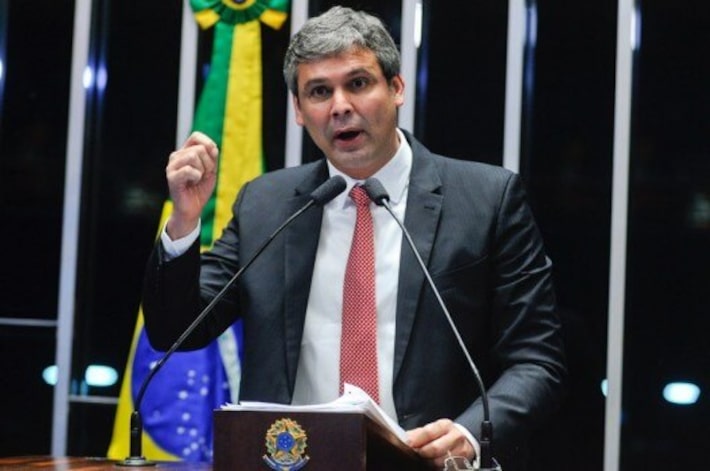 Lindbergh diz que Moraes é ‘herói’ e critica tentativas de interromper o julgamento de Bolsonaro