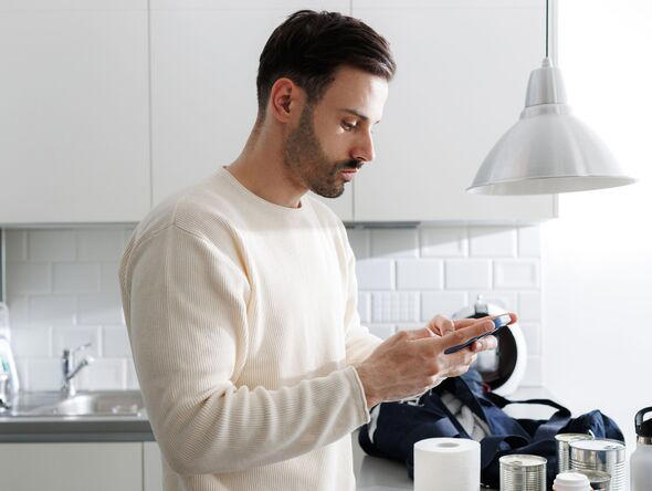 Exact time every UK mobile phone will sound 'loud' emergency alert next ...