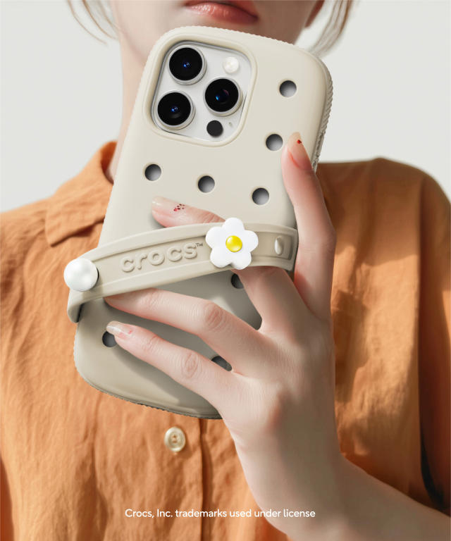 iPhone、クロックスに食われた!?」世界初の公式コラボケース爆誕！来月