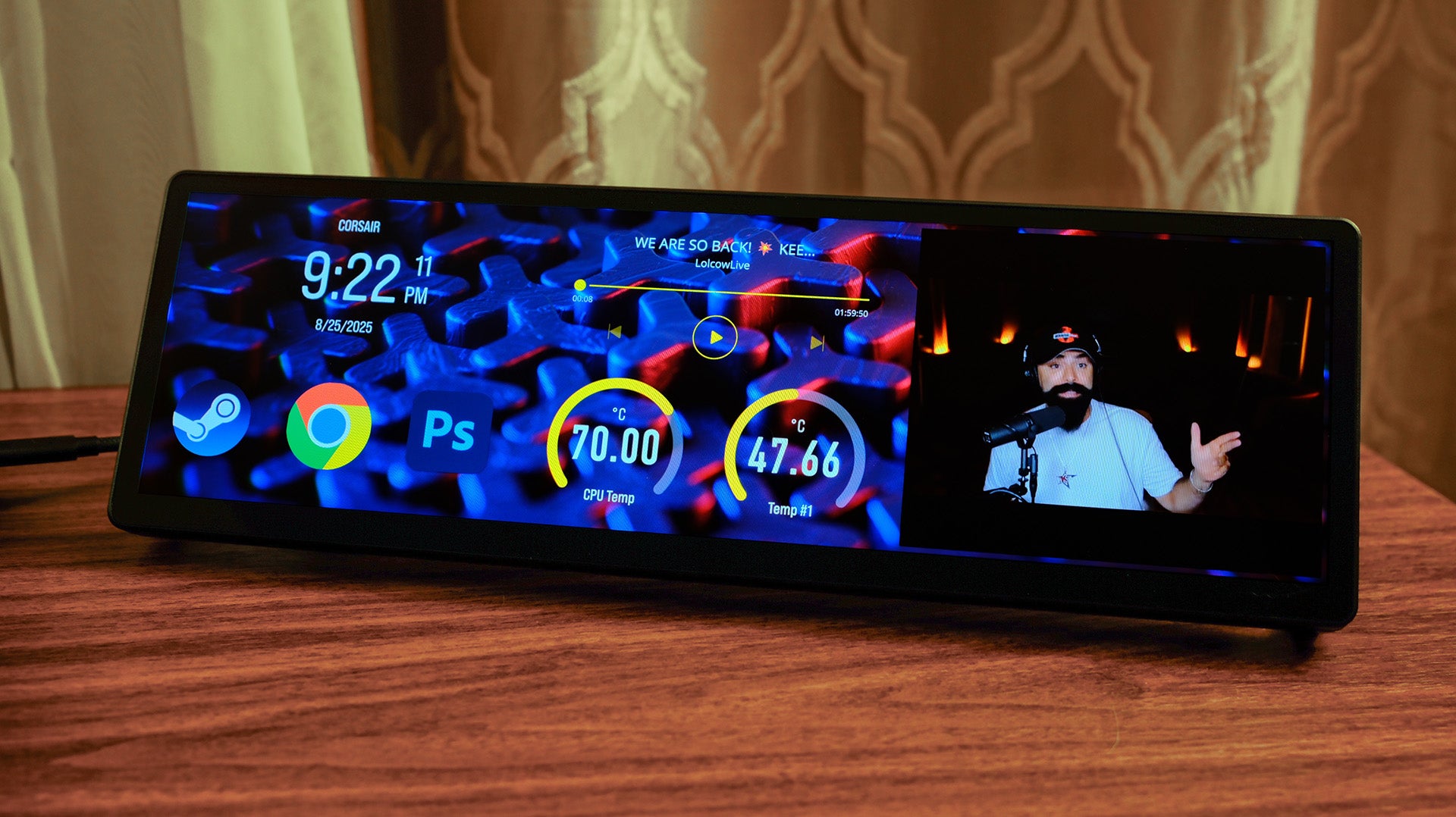 Corsair Xeneon Edge – Photos