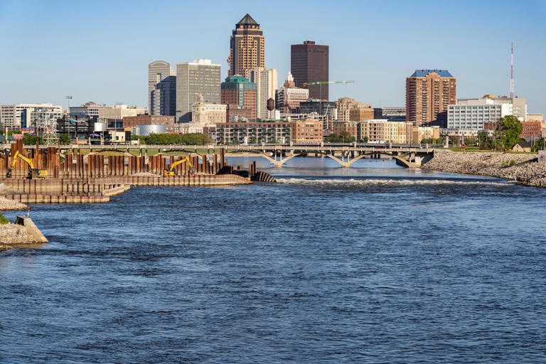 Groups challenge EPA removal of Iowa waterways from impairment list